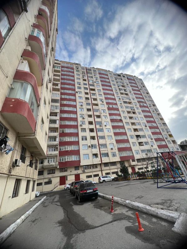 menzil satilir Binəqədi rayonu 8 mikrarayon Əcəmi Naxcivani kücəsi 2