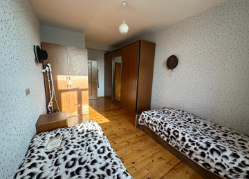 Satılır..!! Zabrat-Mehemmedli yolu üzerinde Araz marketle