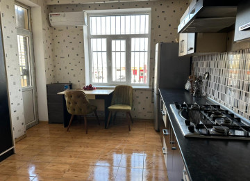 Satılır..!! Zabrat-Mehemmedli yolu üzerinde Araz marketle