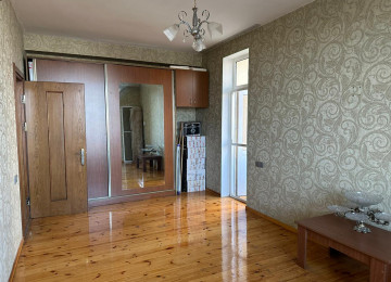 Satılır..!! Zabrat-Mehemmedli yolu üzerinde Araz marketle