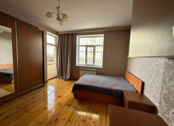 Satılır..!! Zabrat-Mehemmedli yolu üzerinde Araz marketle