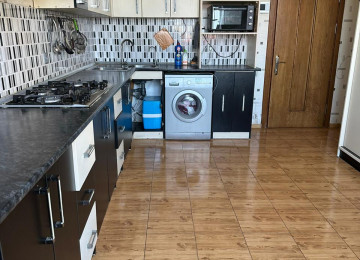 Satılır..!! Zabrat-Mehemmedli yolu üzerinde Araz marketle