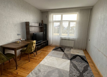 Satılır..!! Zabrat-Mehemmedli yolu üzerinde Araz marketle