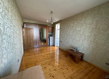 Satılır..!! Zabrat-Mehemmedli yolu üzerinde Araz marketle