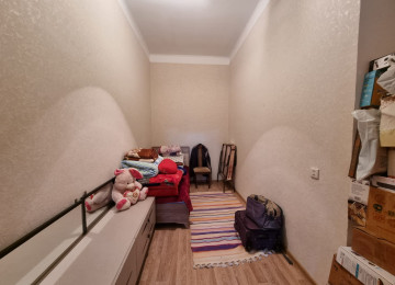 Zabrat 1 qesebesi Magistral yolun ustunde 4 sotda 110 kvm.3