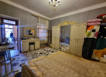 Zabrat 1 qesebesi Magistral yolun ustunde 4 sotda 110 kvm.3