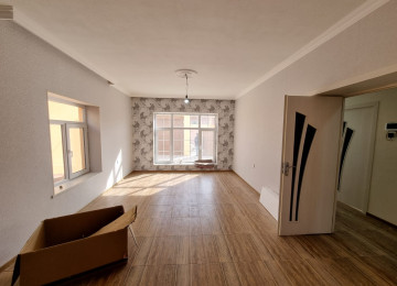 EV ÖZU UCUN TİKİLİB,EVİN İCİNDE ORTA DİVARLAR 40