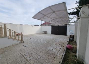 Ramani qes.merkezde ,bahali evlerin ehatesinde marsruta 100