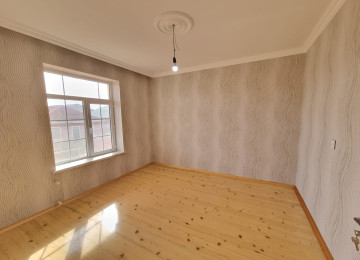 EV ÖZU UCUN TİKİLİB,EVİN İCİNDE ORTA DİVARLAR 40