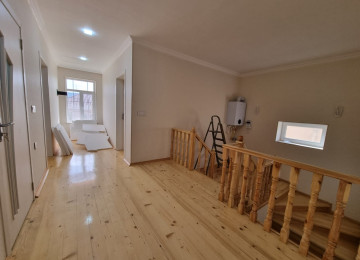 EV ÖZU UCUN TİKİLİB,EVİN İCİNDE ORTA DİVARLAR 40