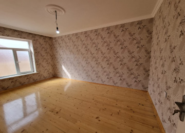 EV ÖZU UCUN TİKİLİB,EVİN İCİNDE ORTA DİVARLAR 40