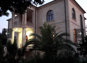 Villa satılır Ağ şəhər, H.Aslanov qəsəbə,870 kv,13 sotda 4