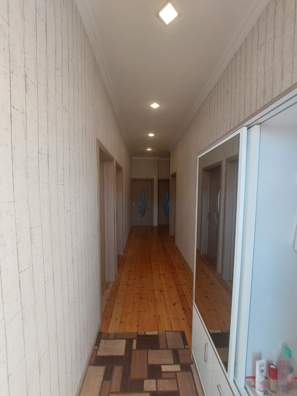 Hövsan həyət evi Hovsan Qesebesnde Qardaslar Marketnin 5 Deyqeliy