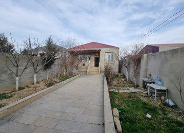 Ramana qesebesinde tam merkezinde əsas səhər yoluna