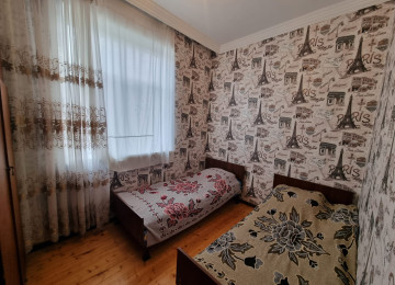 Ramana qesebesinde tam merkezinde əsas səhər yoluna