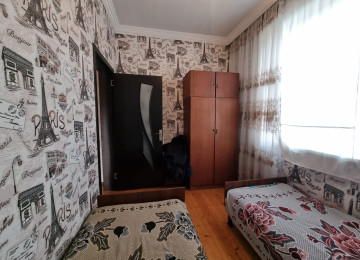 Ramana qesebesinde tam merkezinde əsas səhər yoluna