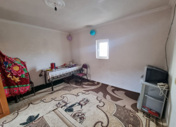 Ramana qəsəbəsində marşurut yolunda 1sotda 2 otaqlı ev