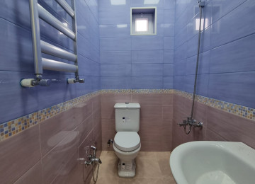 Ramana qesebesinde tam merkez yerde esas yola lap yaxin