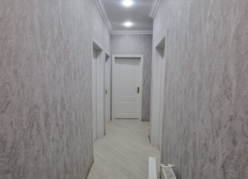 Ramana qesebesinde tam merkez yerde esas yola lap yaxin