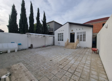 Ramana qesebesinde tam merkez yerde esas yola lap yaxin