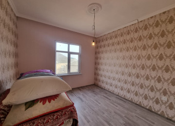 Ramana qesebesinde 22 sayli mektebe yaxin,marsurut yolunda