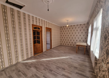 Ramana qesebesinde 22 sayli mektebe yaxin,marsurut yolunda