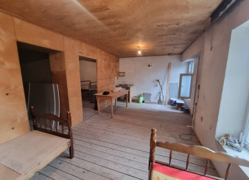 Ramana qesebesinde 22 sayli mektebe yaxin,marsurut yolunda