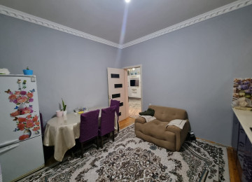 Zabrat 1qesebesinde tam merkez yere yaxin,QAİ arxa