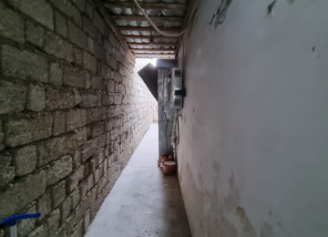 Zabrat 1qesebesinde tam merkez yere yaxin,QAİ arxa