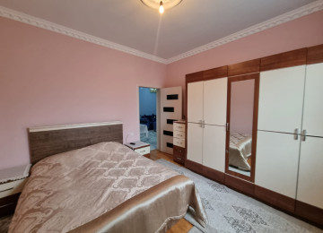 Zabrat 1qesebesinde tam merkez yere yaxin,QAİ arxa