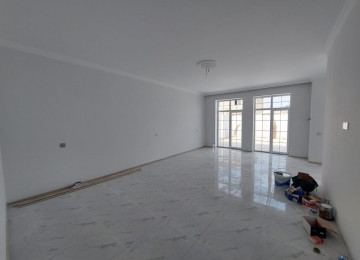 Bine Qesebesi Ulvu Resdaranin Yaxinida 2.20 icinde Tam