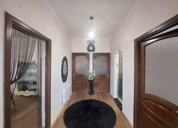 Suraxani Rayonu Zig Baglari Torpaq 2,2 sotdur. Ev 7 das