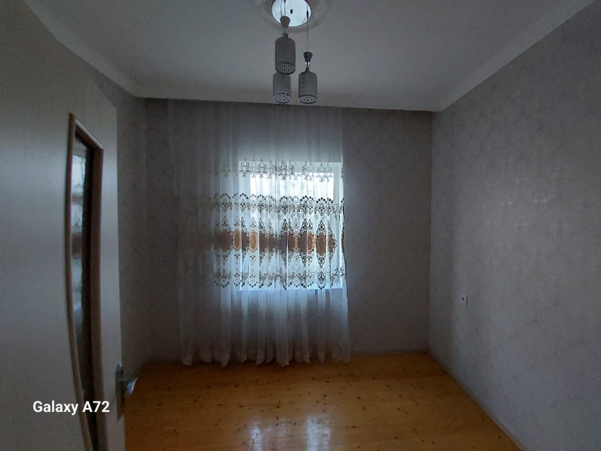 Hövsan həyət evi Hovsan Ticaret Merkezi Yeni Acilmis Masin Bazariyla Uz Uze