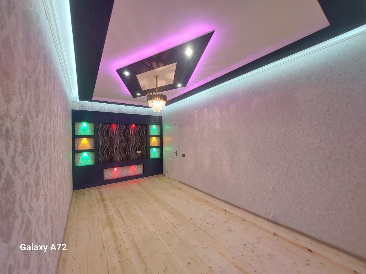 Binə həyət evi Bine Qesebesin Ulvu Ticaret Ve Sadliq Saraynin Arxasinda