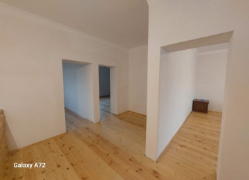 Hovsan Adem Marketin Arxa Terfne Dusur Qoluf Adasina Geden