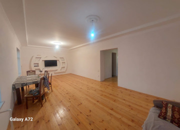 Hovsan Adem Marketin Arxa Terfne Dusur Qoluf Adasina Geden