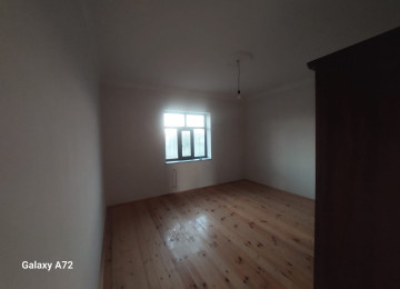 Hovsan Adem Marketin Arxa Terfne Dusur Qoluf Adasina Geden