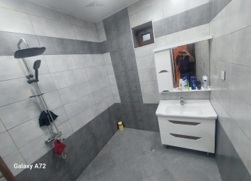 Hovsan Adem Marketin Arxa Terfne Dusur Qoluf Adasina Geden