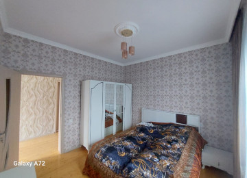 Hovsan Ticaret Merkezi Yeni Acilmis Masin Bazariyla Uz Uze