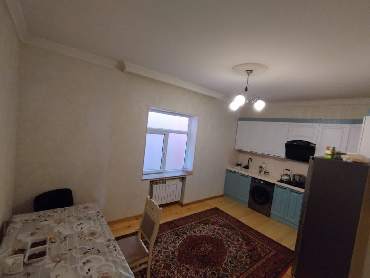 NZS də həyət evi satılır Xətai rayon NZS qəsəbəsində, düz dörd yolda yolun üstündə