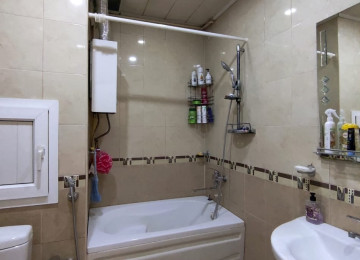 Xətai rayonu Məhəmməd Hadi küçəsi Əhmədli metrosunun düz