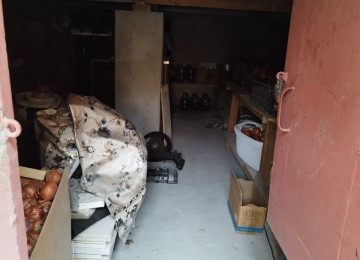 Xətai rayon NZS qəsəbəsində, düz dörd yolda yolun üstündə