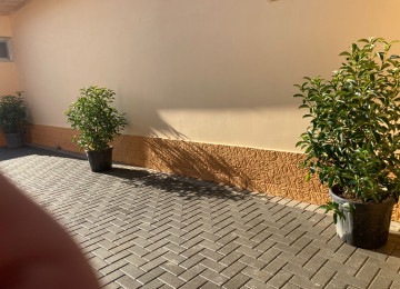 Xətai rayon NZS qəsəbəsində, düz dörd yolda yolun üstündə