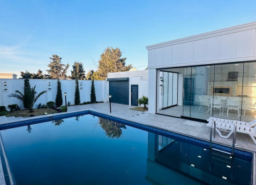 Xəzər rayonu Mərdəkan qəsəbəsində Mərdəkan Qalası və Yolun