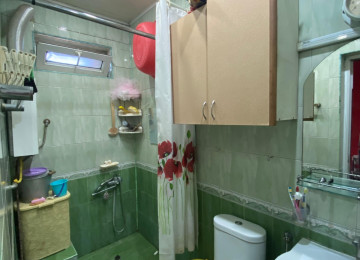 Şəhərin mərkəzində 28 may metrosu (LC Waikiki) ilə üz bə üz