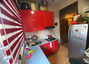 Şəhərin mərkəzində 28 may metrosu (LC Waikiki) ilə üz bə üz