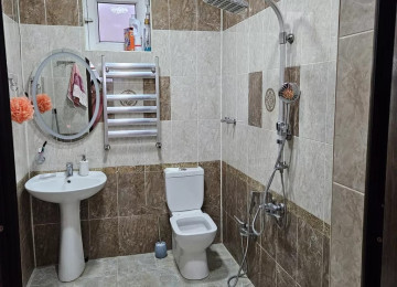 Yeni Ramanida heyet evi satilir Araz ve PeYeni Ramanida