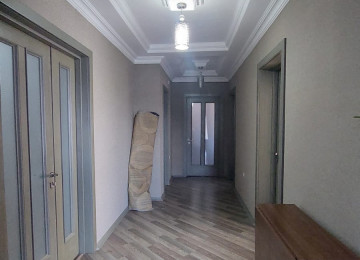 Hovsanda Levenginin Asvalt Yolun Usdunde Marsurutlarin