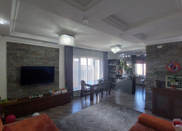 Hovsanda Levenginin Asvalt Yolun Usdunde Marsurutlarin