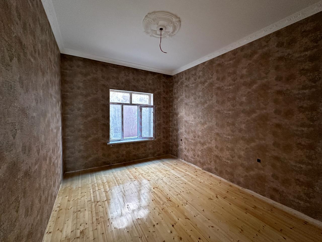 Zabratdan Məhəmədliye geden yolda esas yoldan 150 mt